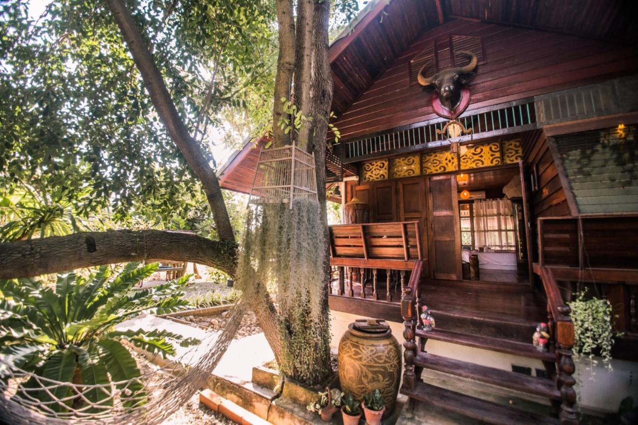 The Antique Riverside Resort Ban Pong  Экстерьер фото