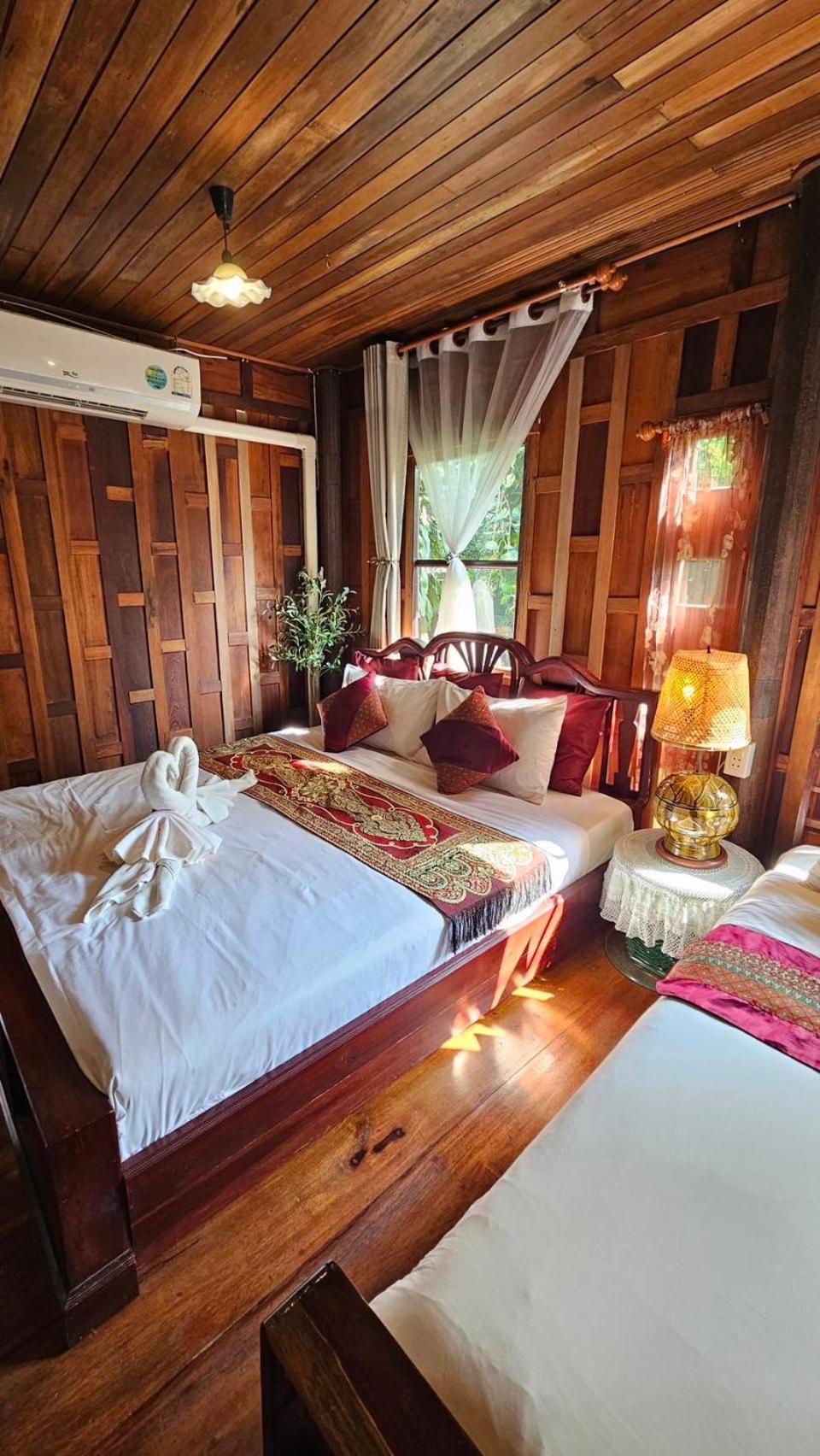 The Antique Riverside Resort Ban Pong  Экстерьер фото