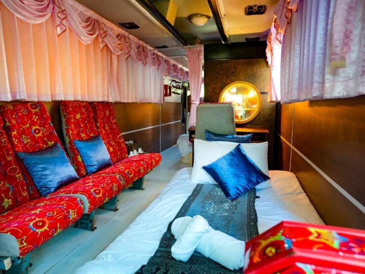 The Antique Riverside Resort Ban Pong  Экстерьер фото