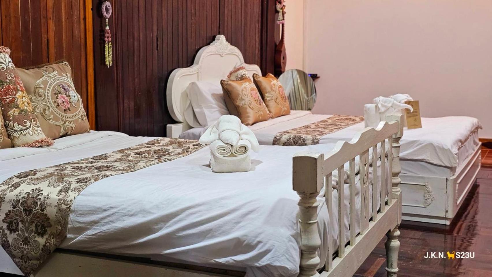 The Antique Riverside Resort Ban Pong  Экстерьер фото