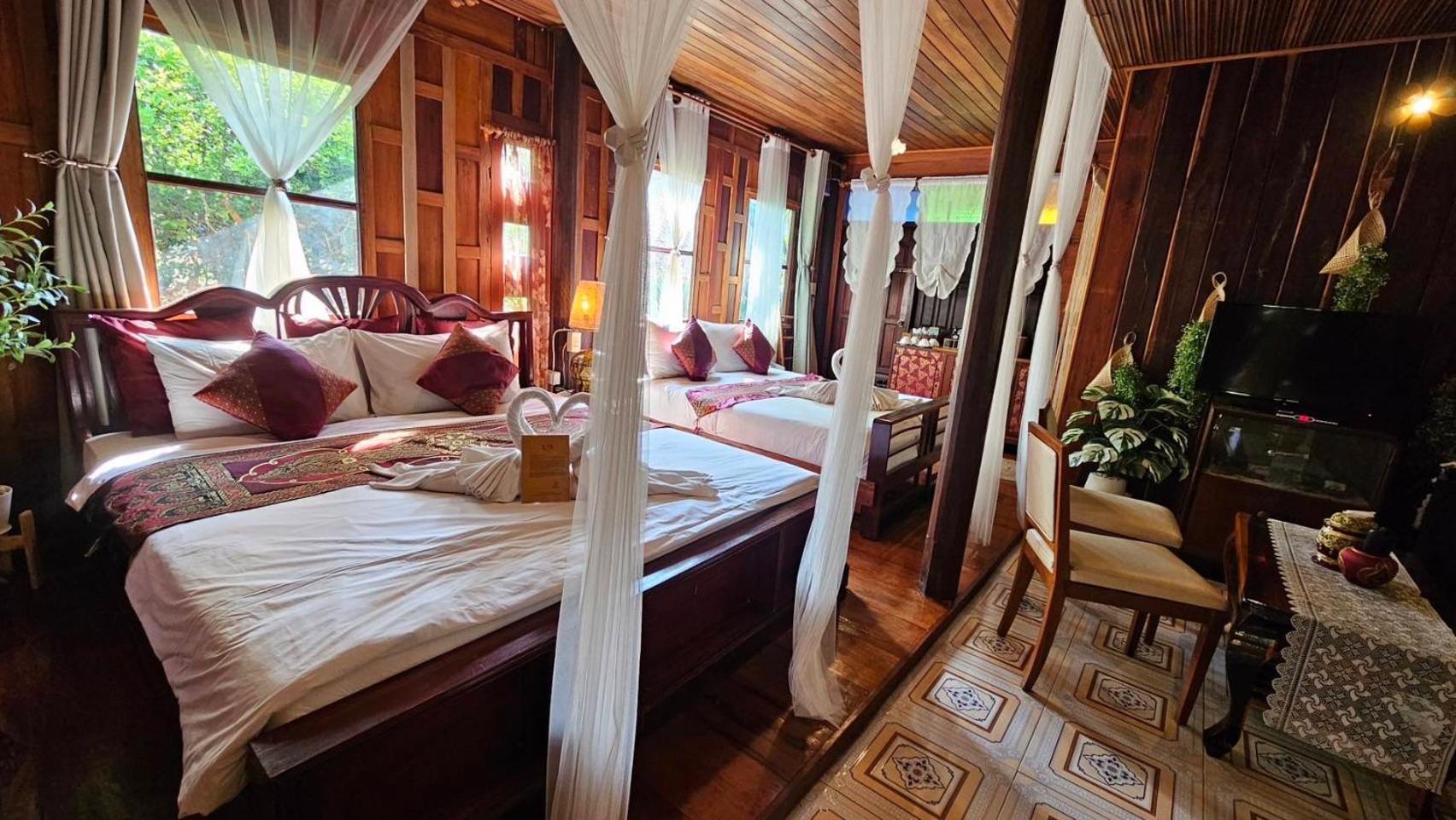 The Antique Riverside Resort Ban Pong  Экстерьер фото