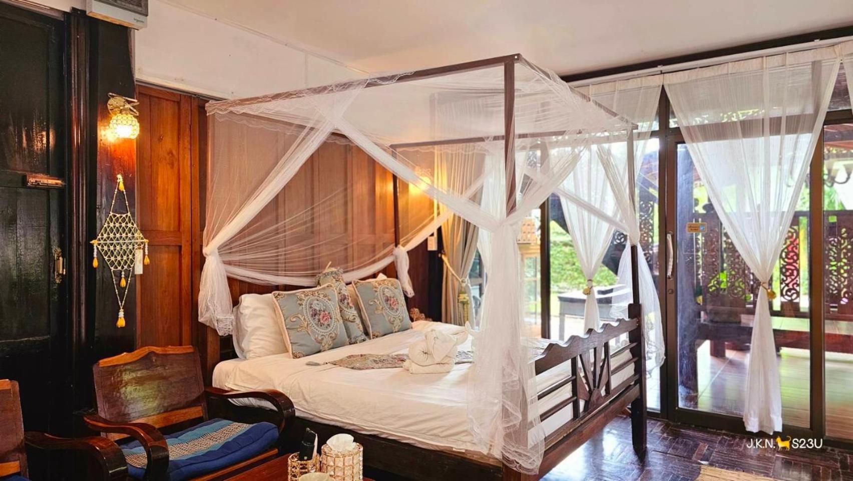 The Antique Riverside Resort Ban Pong  Экстерьер фото