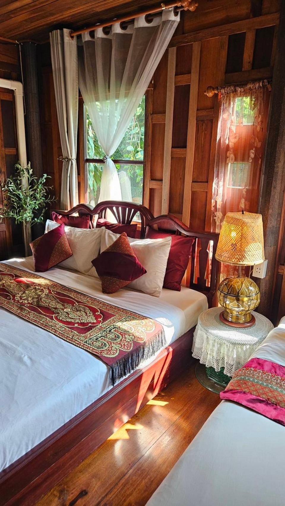 The Antique Riverside Resort Ban Pong  Экстерьер фото