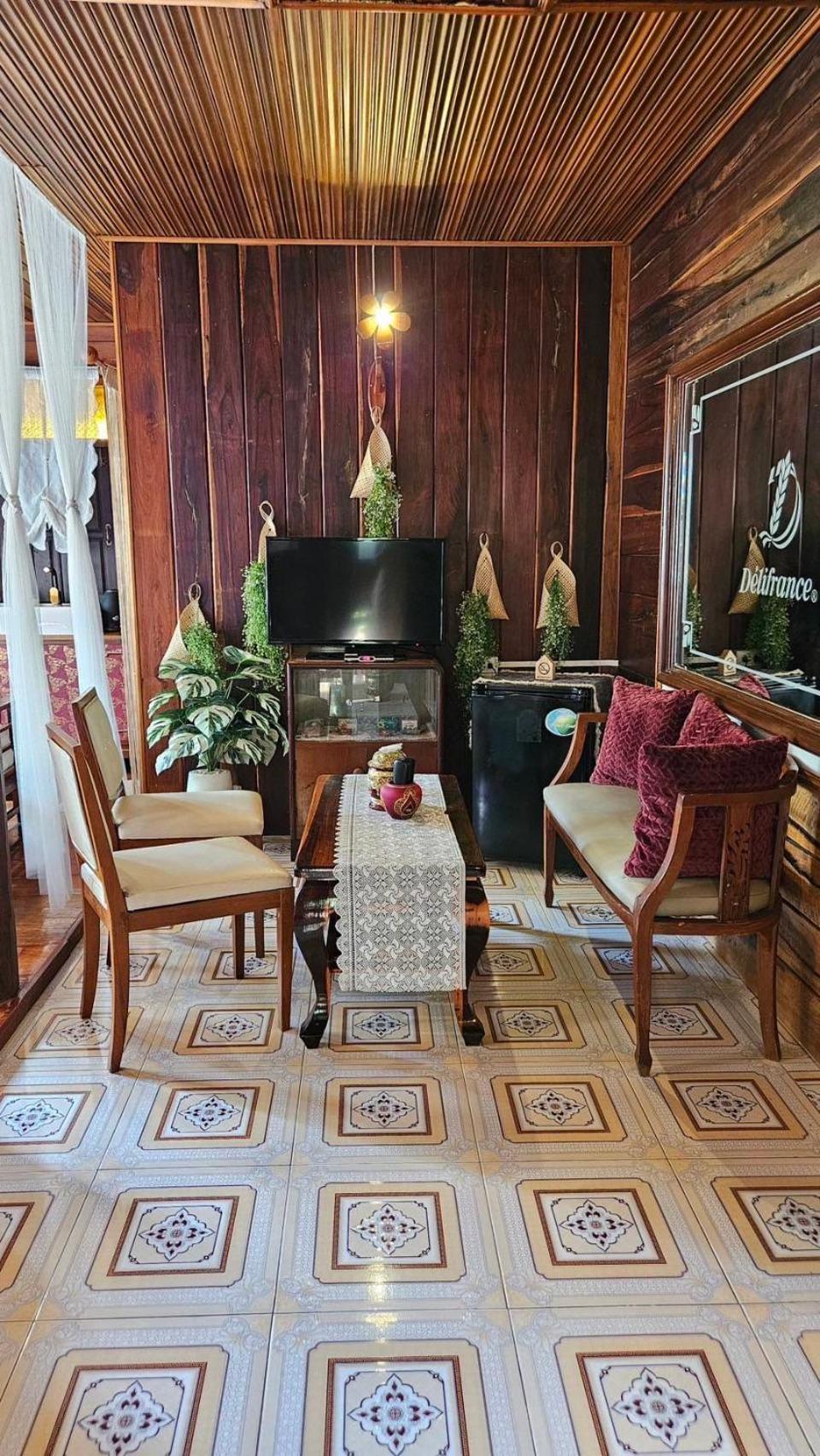 The Antique Riverside Resort Ban Pong  Экстерьер фото