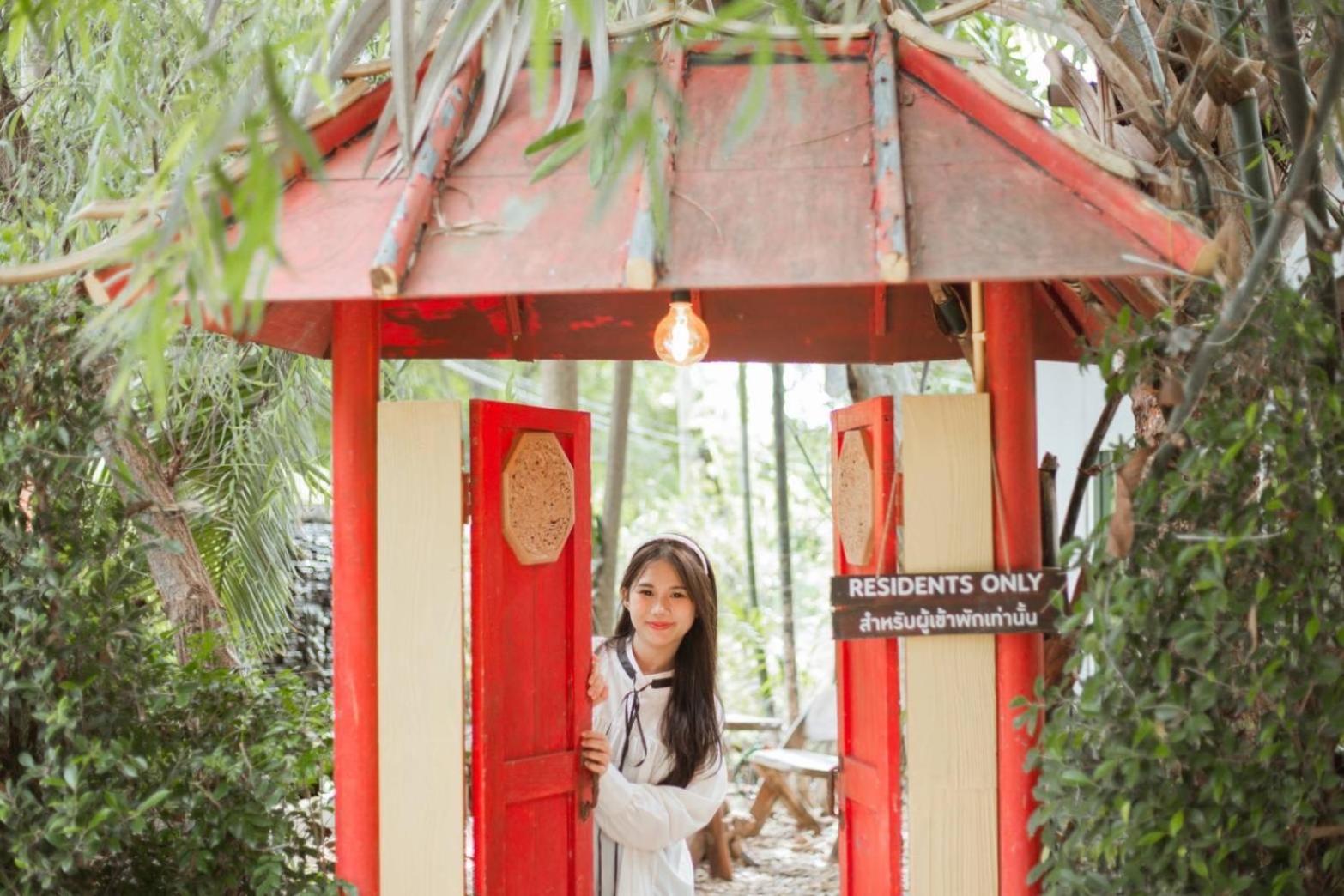 The Antique Riverside Resort Ban Pong  Экстерьер фото