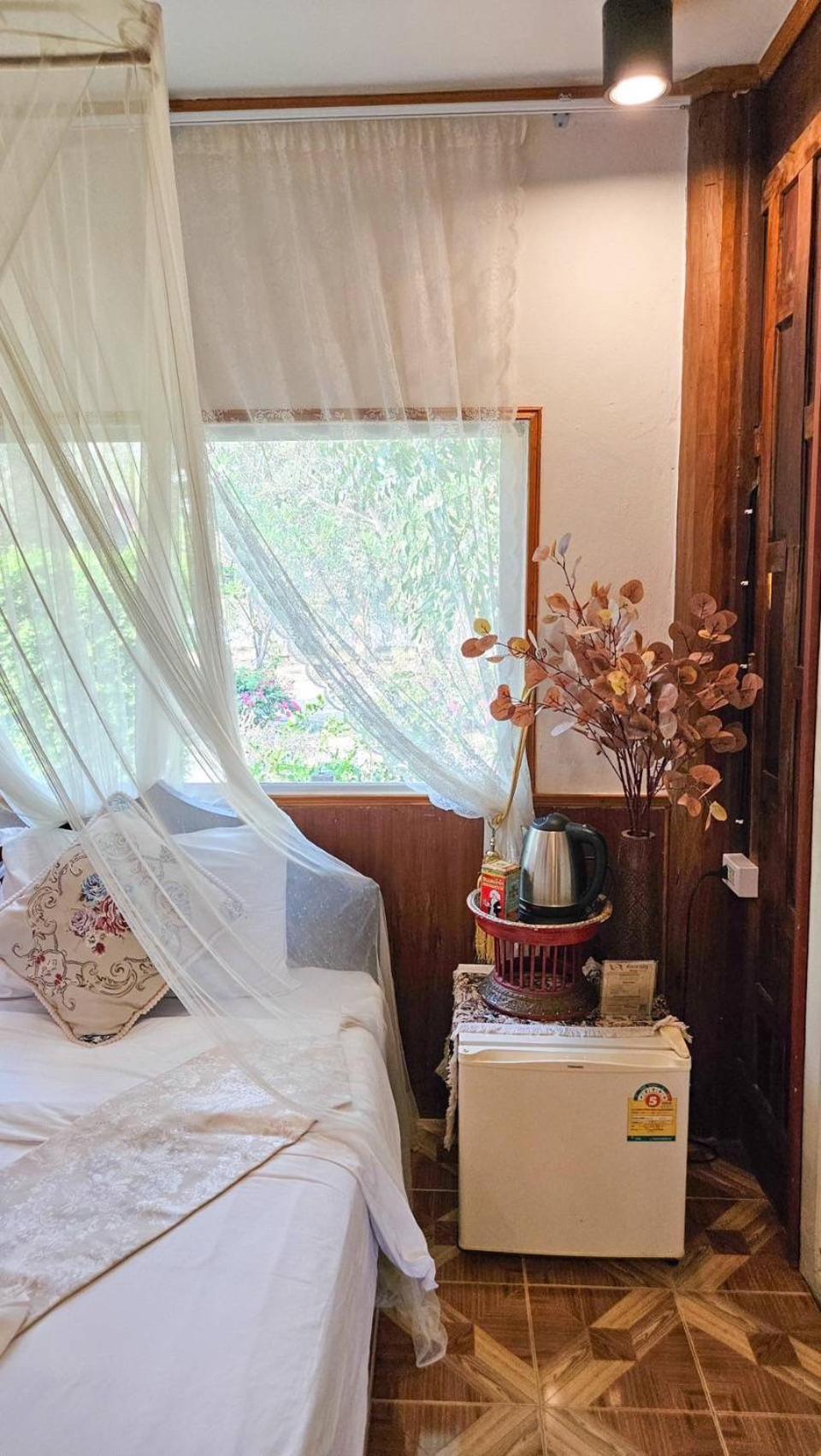 The Antique Riverside Resort Ban Pong  Экстерьер фото